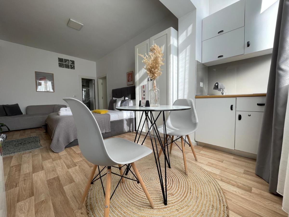 Bricks Studio Apartments ติรานา ภายนอก รูปภาพ